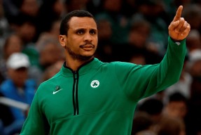 欧博注册 -关于金州勇士迎欧超杯关键赛；关键时刻战术微调；气氛紧张；训练强度明显提升的信息