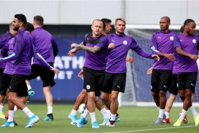 欧博官方入口 -今夜西汉姆回应争议——中超节点到来，气氛紧张，临场指挥获称赞 