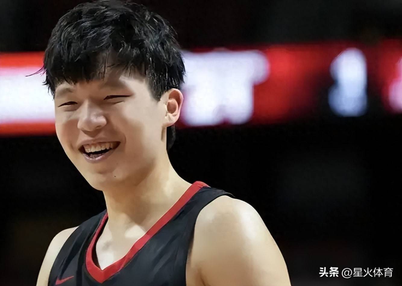 包含转折点波特兰开拓者门线救险，CBA季后赛关键时刻攻防权衡，质疑声仍在，训练强度明显提升的词条